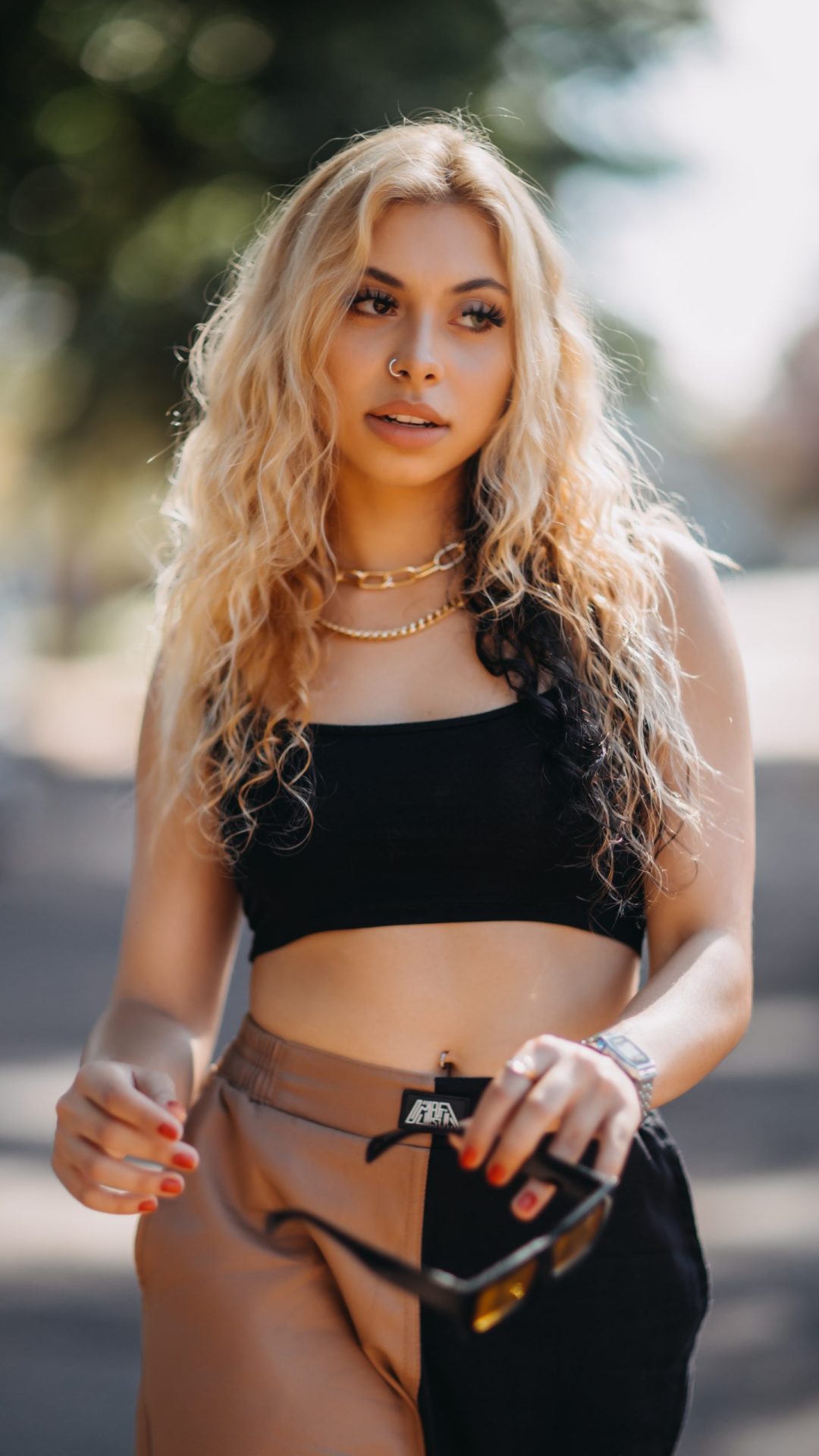 pexels-matheus-bertelli-12446259 girl 2.2 5